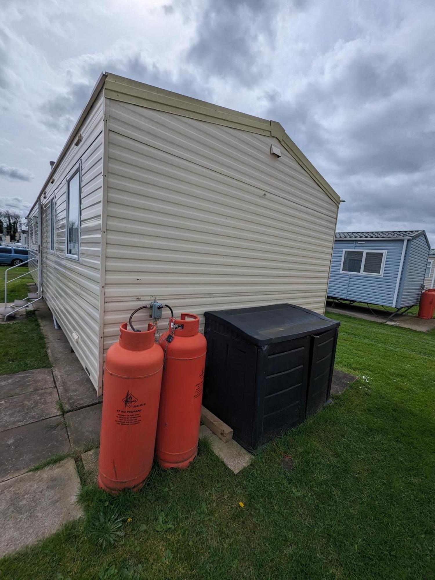 3 Bedroom Caravan, Sleeps 8 Lyons Lido Beach Prestatyn Kültér fotó