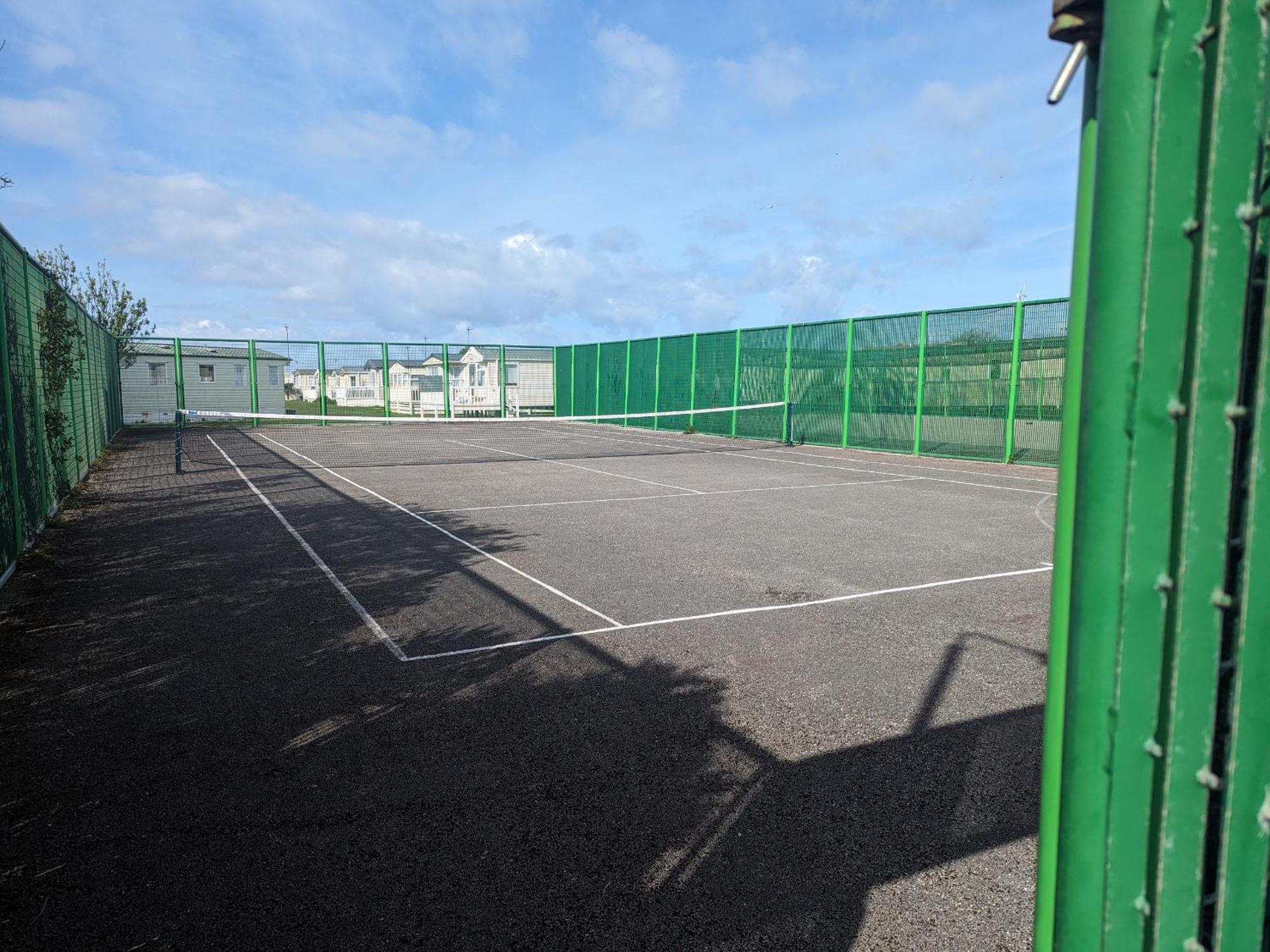 3 Bedroom Caravan, Sleeps 8 Lyons Lido Beach Prestatyn Kültér fotó